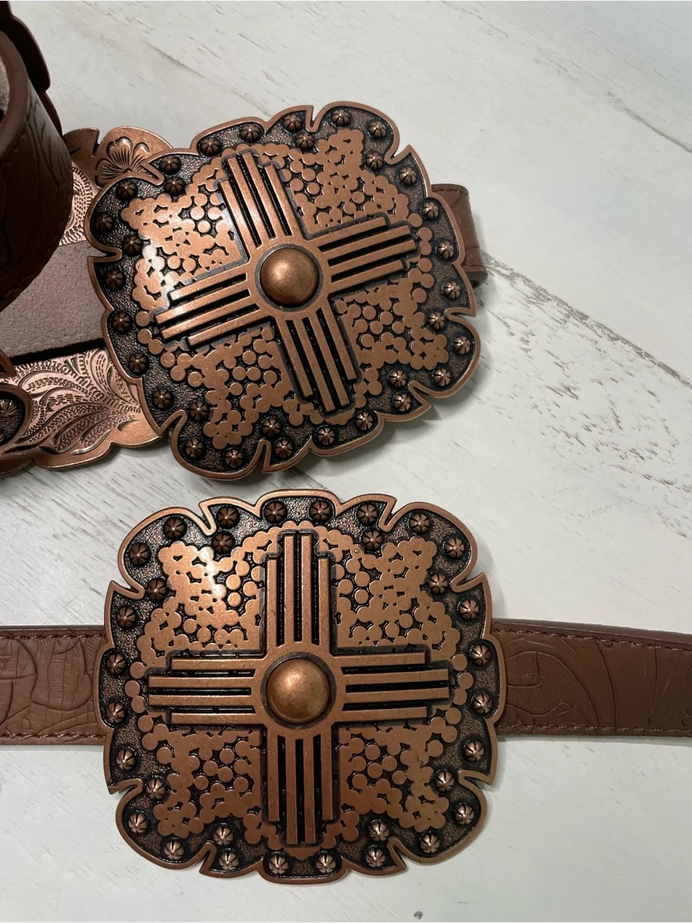 Angel Ranch Women’s Brown Scalloped Concho Leather Belt – Size Large